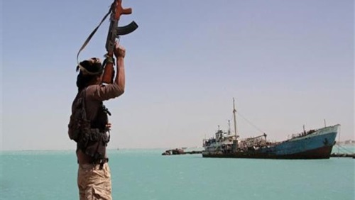 الحكومة اليمنية تؤكد على ضرورة التصدي للتهديدات الحوثية في البحر الأحمر وضمان الاستقرار الإقليمي والدولي