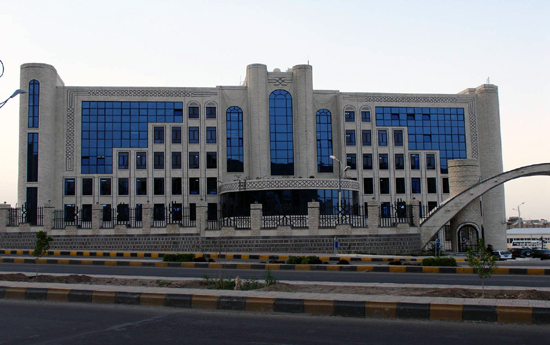شركة النفط اليمنية تنقل مقرها الرئيسي إلى العاصمة المؤقتة عدن
