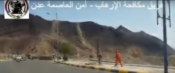 ناشط يمني يتهم الاجهزة الاستخباراتية بتمويل الارهاب ويدعو للتحقيق في واقعة فيديو بثته إدارة الأمن وقالت انه لإنتحاري تم قتله