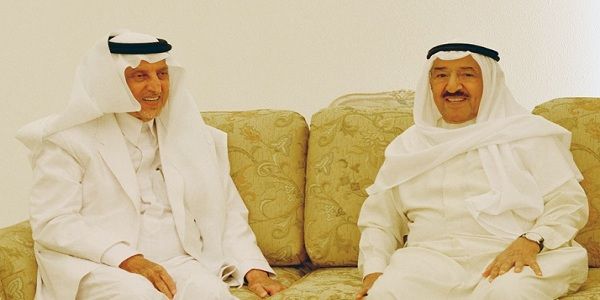 تحركات خليجية لاحتواء التصدع في العلاقات الخليجية