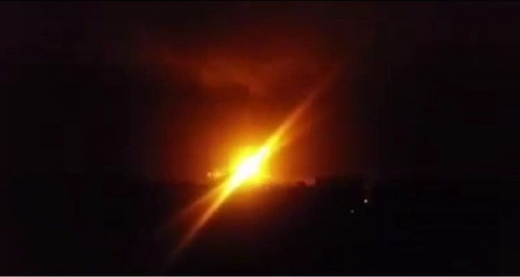 ورد الان… قتلى وجرحى في غارة جوية لمقاتلات التحالف على مواقع الحوثيين في “عطان” قبل قليل (صور)