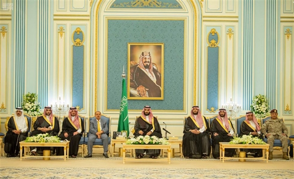 ولي العهد السعودي بن سلمان يستقبل رئيس وأعضاء مجلس النواب اليمني