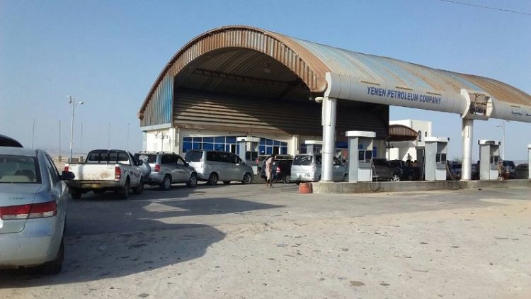 Fuel stations’ owners refuse the threats of UAE-backed military leader in Shabwa