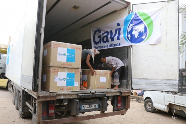 منظمة أممية تعلن وصول نصف مليون جرعة من لقاحات الكوليرا إلى عدن