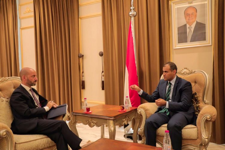 اليمن تؤكد ترحيبها بدعوة السعودية للحوار وتشدد على ضرورة الوقوف أولا أمام انحراف دور الإمارات في التحالف