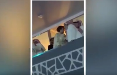 الأمير السعودي عبدالرحمن بن مساعد يوضح سبب تقبيله للفنانة أصالة “فيديو”