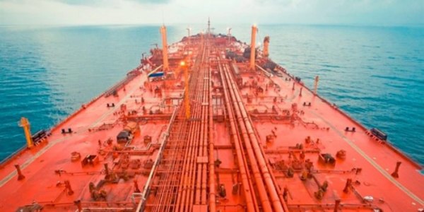 خبير اقتصادي: ترويج المليشيا تفريغها لناقلة صافر لعبة للتخفيف من الضغوط الدولية