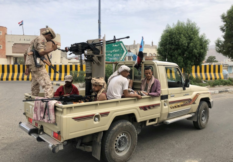 قوات الجيش في سقطرى تجدد دعوة مليشيا الإنتقالي بالعودة إلى صف الشرعية