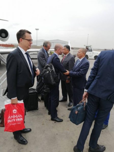 للمرة الأولى منذ الإنقلاب الحوثي.. وصول سفراء دوليين إلى عدن