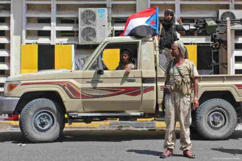 Gunmen of STC militia loot salaries of education office’ staff in Aden