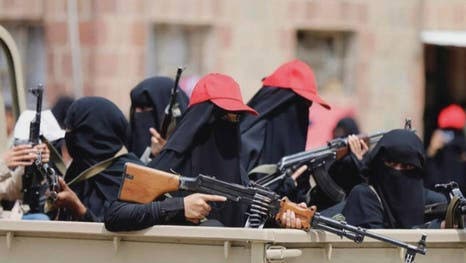 المعتقلة السابقة “عائشة” تكشف عن فظائع ترتكبها “الزينبيات” في سجون مليشيات الحوثي
