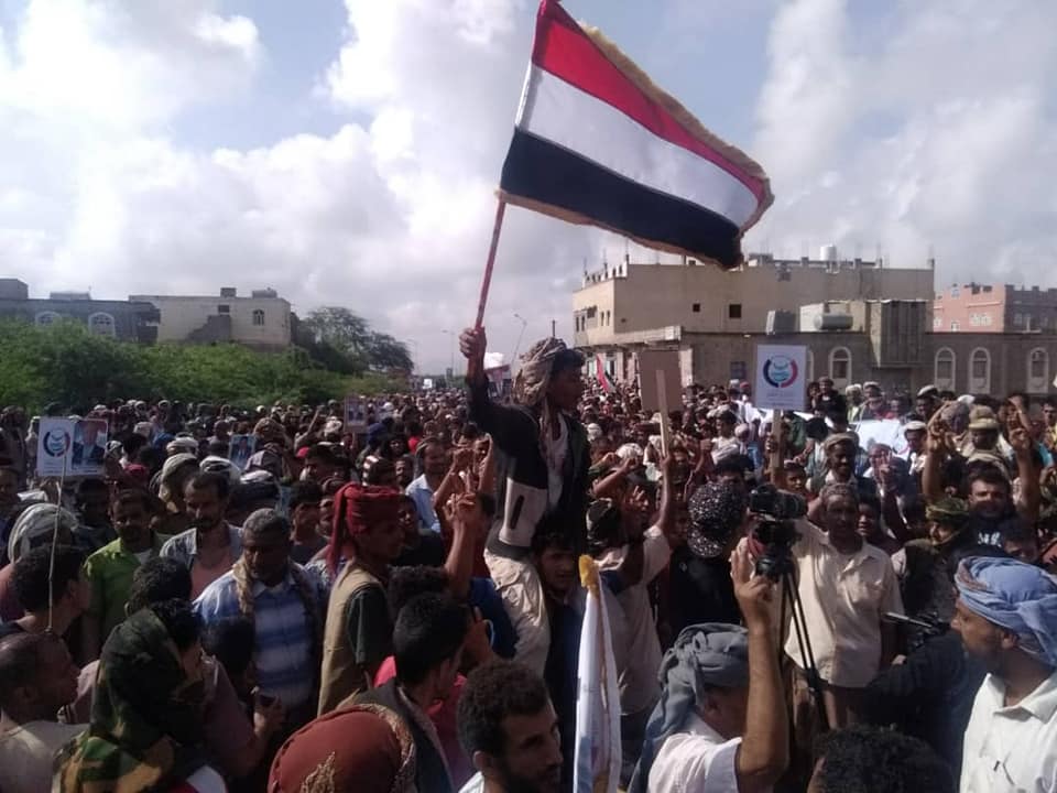 كسرت دعوات احتكار الجنوب.. مليونية أبين بعيون اليمنيين (رصد)