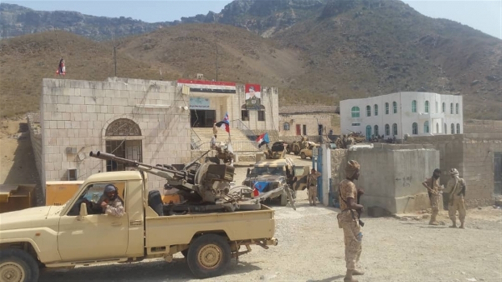 مليشيا الإمارات تنشر دوريات ومدرعات عسكرية في سقطرى لإتمام السيطرة على مرافق الدولة