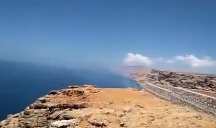 بالفيديو.. الامارات تجهز قاعدة عسكرية في محافظة سقطرى