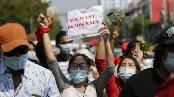 عقوبات بريطانية على قادة انقلاب ميانمار