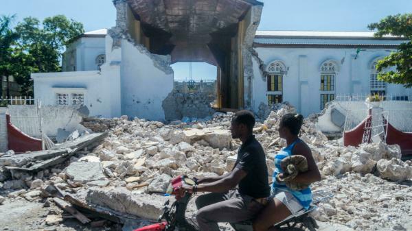 إرتفاع حصيلة ضحايا زلزال هايتي إلى 1300 ضحية
