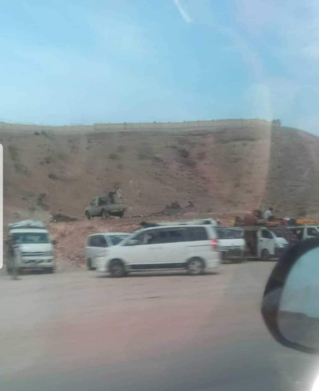مليشيات الانتقالي المدعومة من الامارات تمنع ابناء المحافظات الشمالية من دخول مدينة عتق